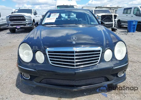 2009 Mercedes-Benz E 350 4Matic z USA, uszkodzony, nr VIN WDBUF87X29B374658